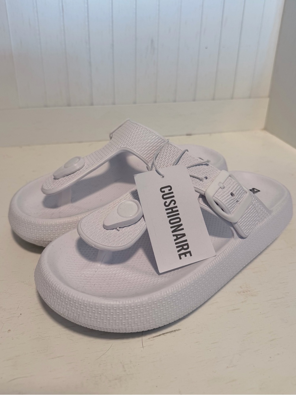 Cushionaire Women’s White Comfort Sandals